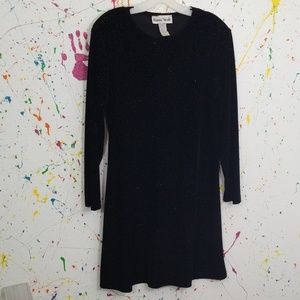 Pretty long sleeve black dress